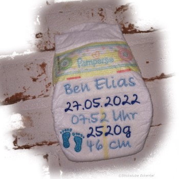 windel für Baby mit Füßchen
